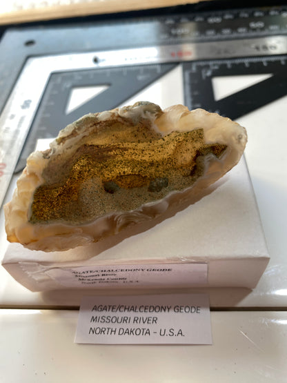 AGATE GEODE : MISSOURI RIVER, NOTH DAKOTA, U.S.A. 34g  MF4758