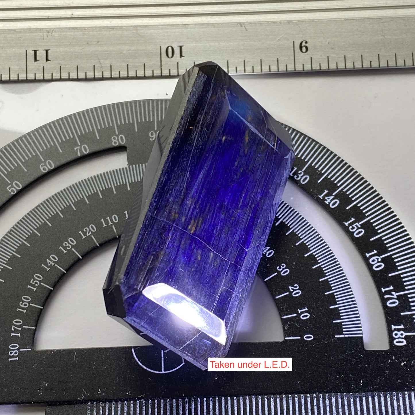 SAPPHIRE CORUNDUM NATURAL MINED - SOUTH AFRICA - MASSIVE 285Ct  MFG5085