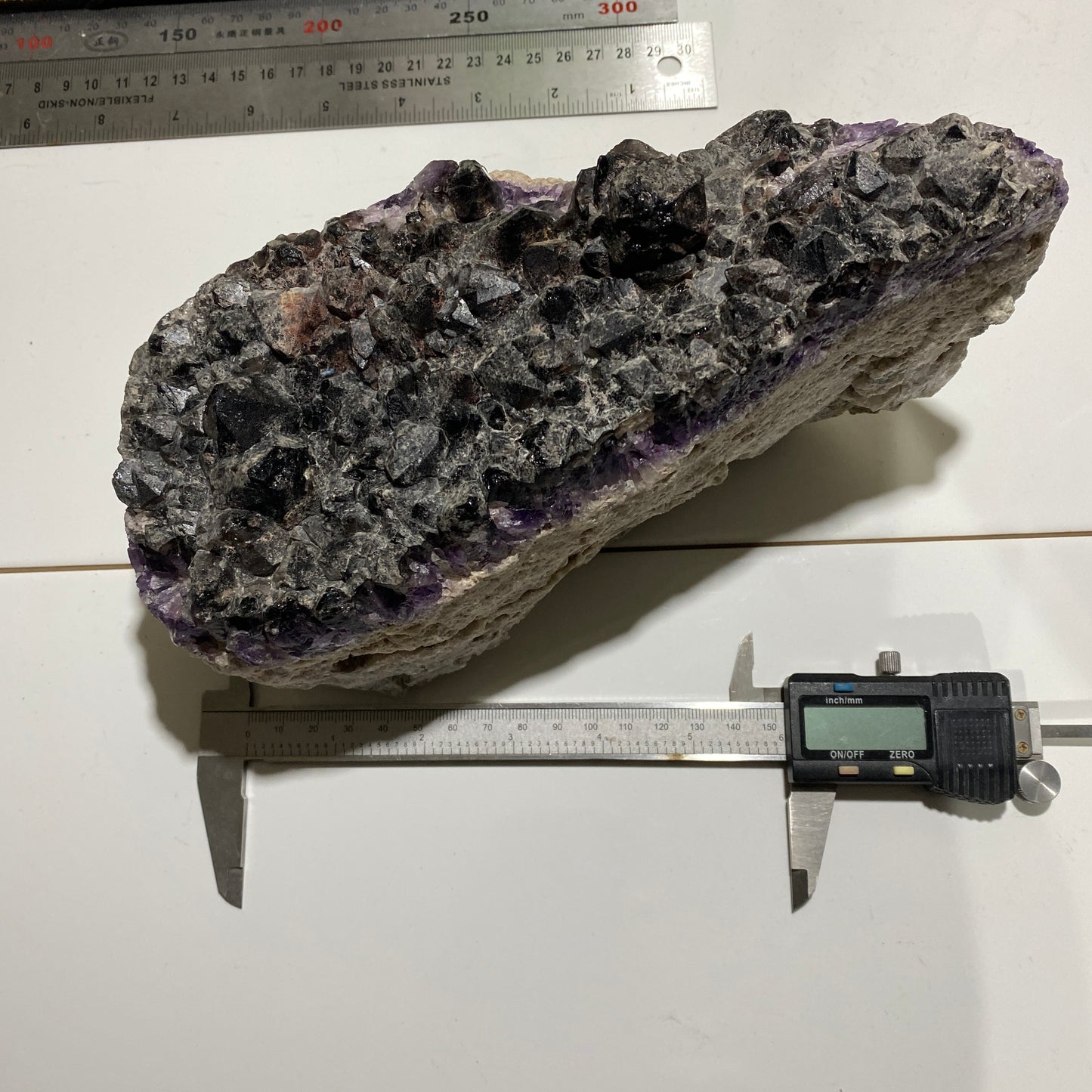 AMETHYST/SMOKE/QUARTZ SUBSTANTIAL 3180g. WHEAL UNY, CORNWALL. MF4001