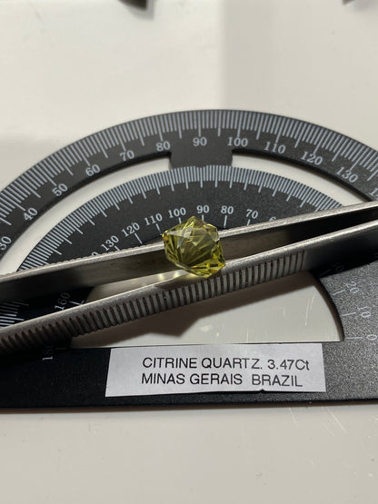 CITRINE QUARTZ NATURAL GEMSTONE : ARACUAI, MINAS GERAIS, BRAZIL. 3.40Ct MFG4873