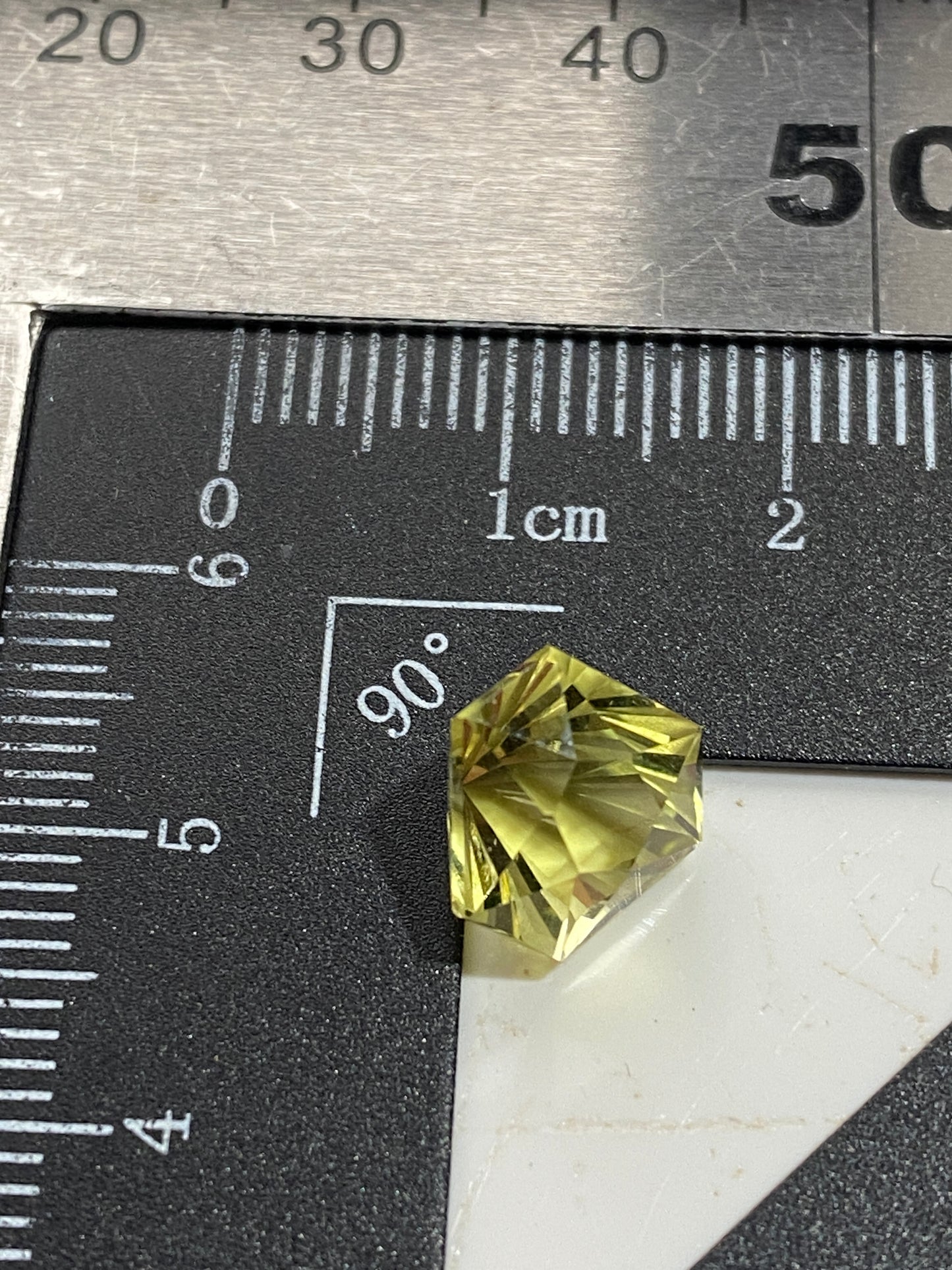 CITRINE QUARTZ NATURAL GEMSTONE : ARACUAI, MINAS GERAIS, BRAZIL. 3.40Ct MFG4873