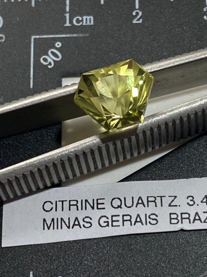 CITRINE QUARTZ NATURAL GEMSTONE : ARACUAI, MINAS GERAIS, BRAZIL. 3.40Ct MFG4873