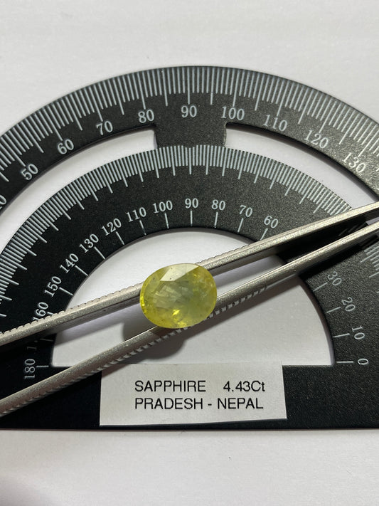 SAPPHIRE NATURAL GEMSTONE :  TAPLEJUNG, PRASESH, NEPAL  4.43Ct MFG4870