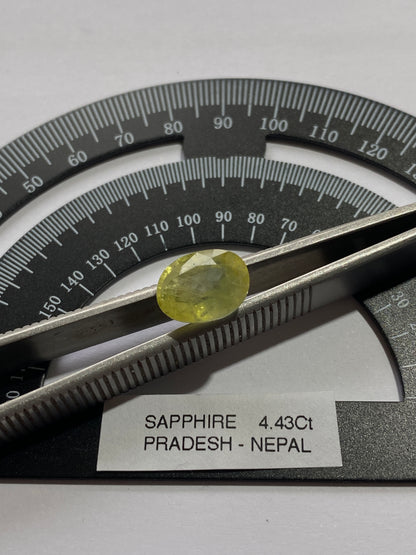 SAPPHIRE NATURAL GEMSTONE :  TAPLEJUNG, PRASESH, NEPAL  4.43Ct MFG4870