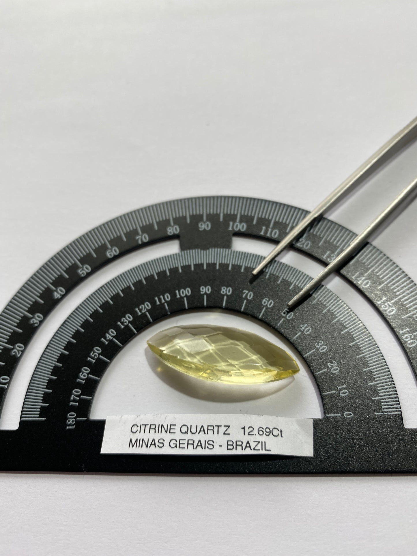 CITRINE QUARTZ NATURAL GEMSTONE : ARACUAI. MINAS GERAIS, BRAZIL  12.69Ct  MFG4869