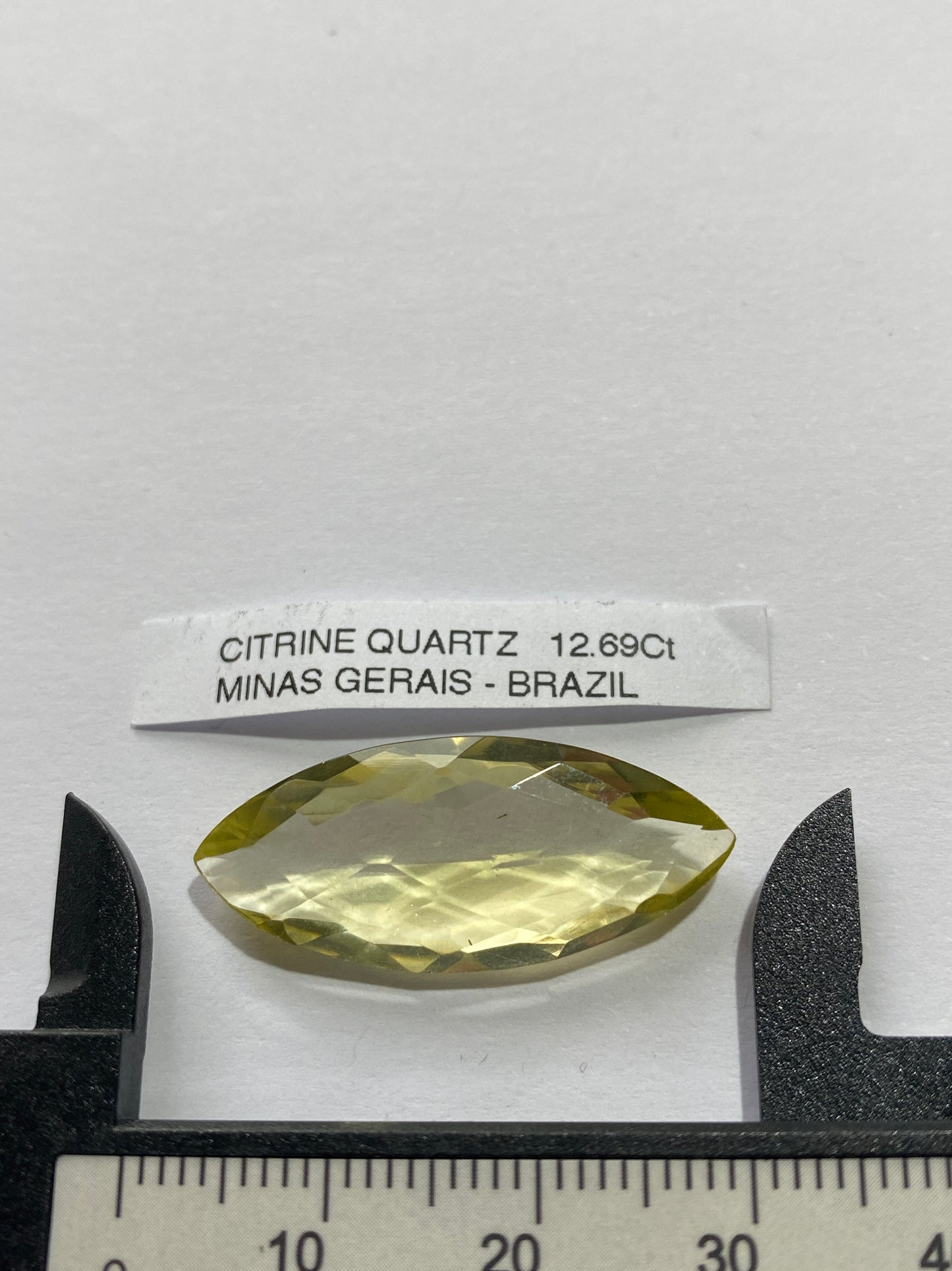 CITRINE QUARTZ NATURAL GEMSTONE : ARACUAI. MINAS GERAIS, BRAZIL  12.69Ct  MFG4869