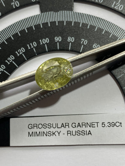 RARE GROSSULAR GARNET NATURAL GEMSTONE : MIMINSKY, SAKHA, RUSSIA 5.39Ct MFG4889