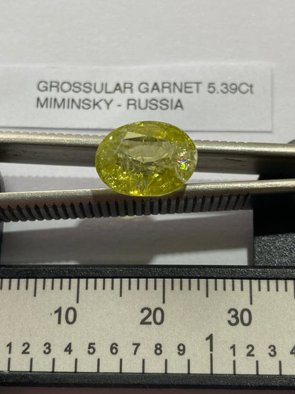 RARE GROSSULAR GARNET NATURAL GEMSTONE : MIMINSKY, SAKHA, RUSSIA 5.39Ct MFG4889