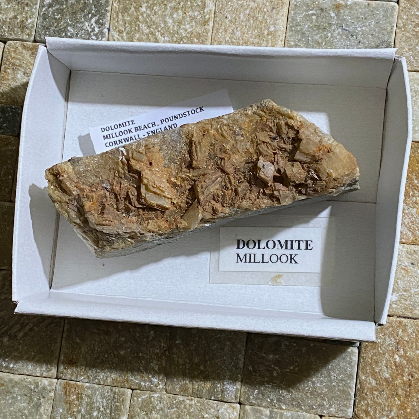 DOLOMITE - MILLOOK BEACH, POUNDSTOCK, CORNWALL - ENGLAND  158g MF4006