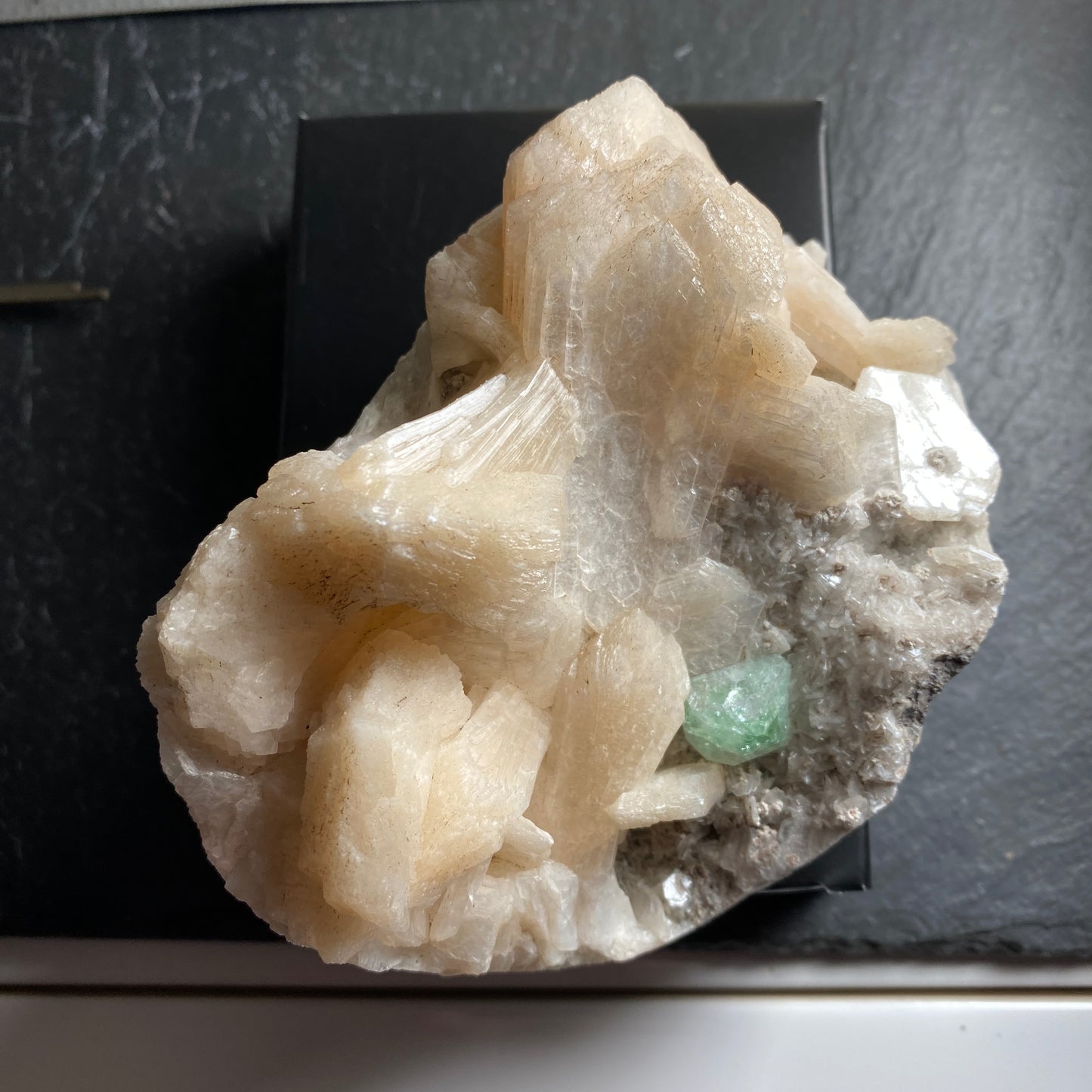 STILBITE WITH APOPHYLLITE, JALGAON, NASHIK, MAHARASHTRA, INDIA LARGE 494g MF1624