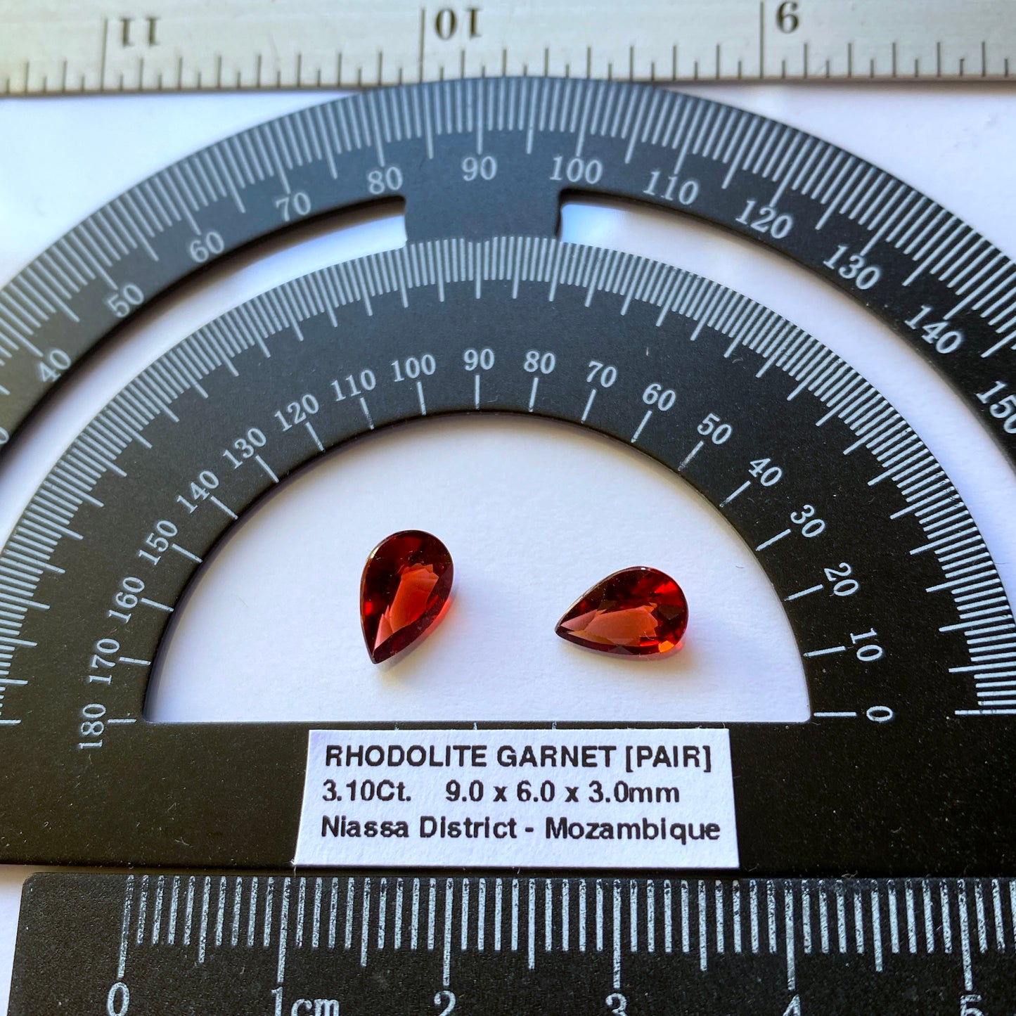 RHODOLITE GARNET GEMSTONES - NIASSA DISTRICT, MOZAMBIQUE  3.10Ct. MFG5059