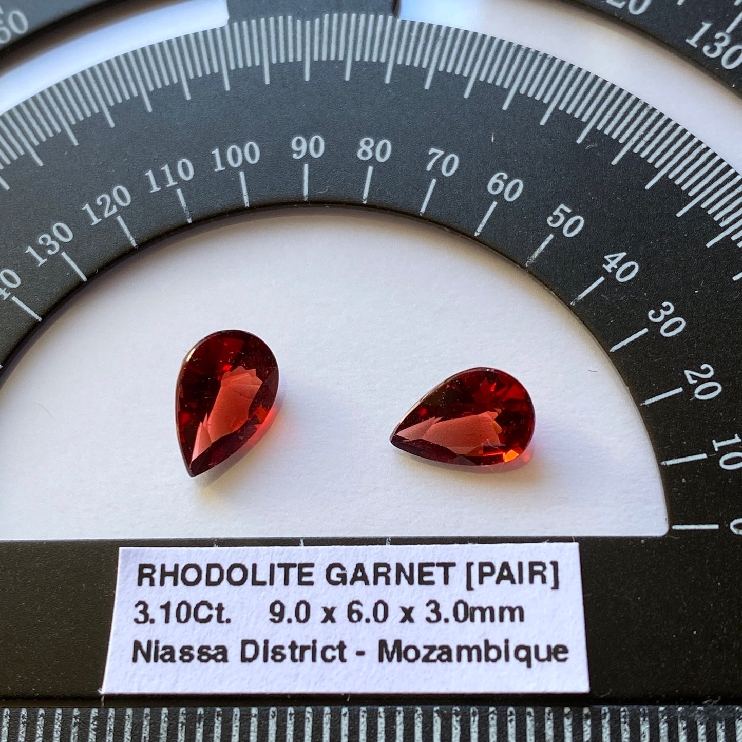 RHODOLITE GARNET GEMSTONES - NIASSA DISTRICT, MOZAMBIQUE  3.10Ct. MFG5059