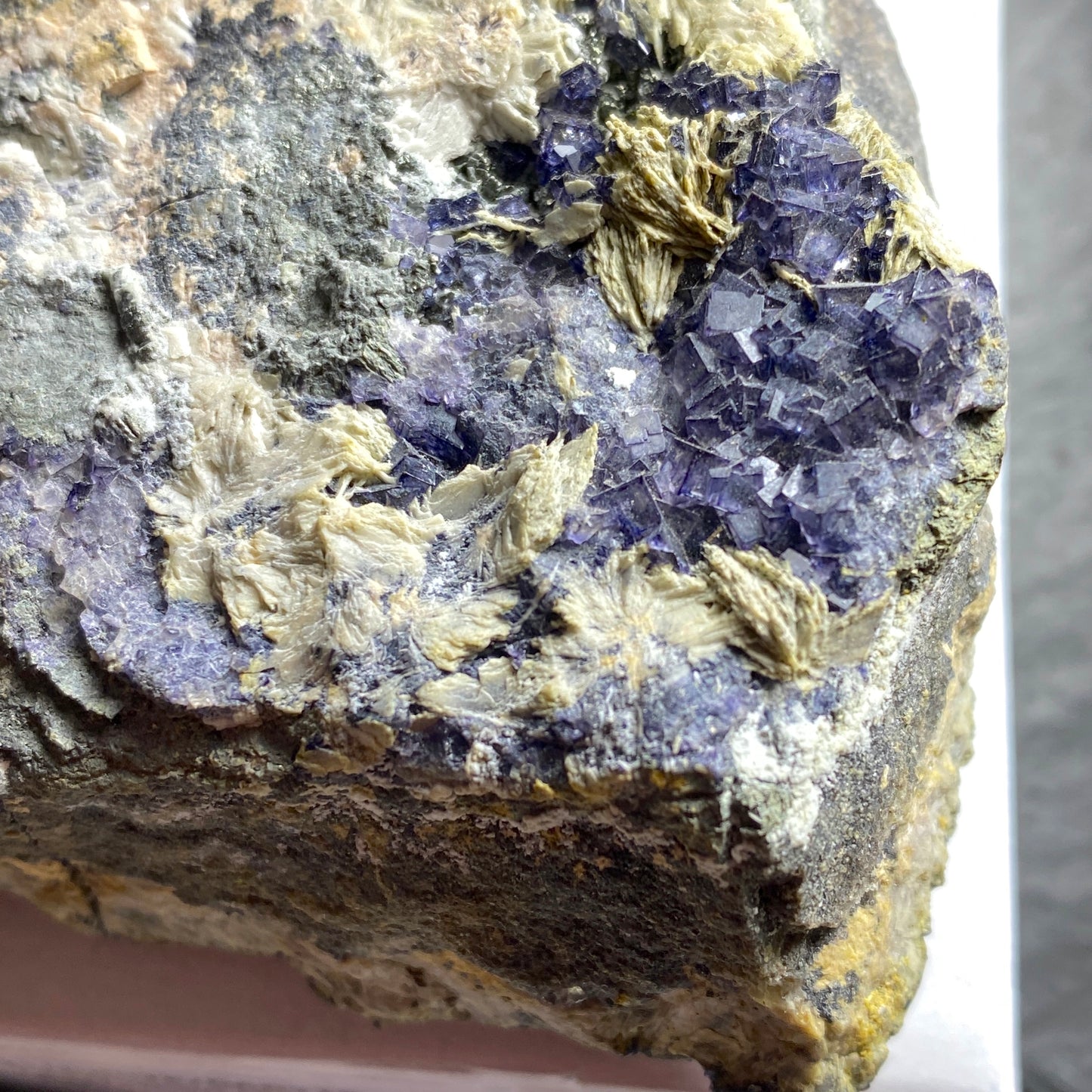 FLUORITE & BARYTE ON MATRIX, LADYWASH MINE, DERBYSHIRE. 492g MF1625