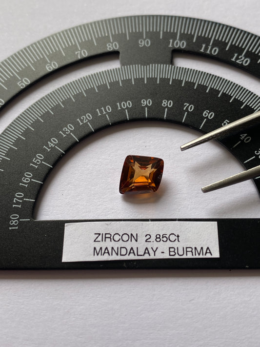 ZIRCON RARE NATURAL GEMSTONE : MANDALAY, MYANMAR [BURMA GEMSTONE] 2.85Ct MFG4881