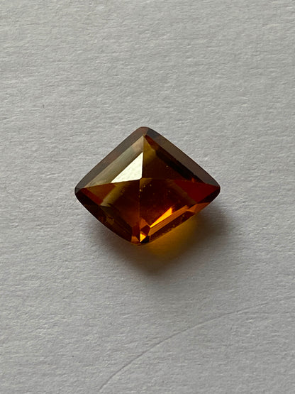 ZIRCON RARE NATURAL GEMSTONE : MANDALAY, MYANMAR [BURMA GEMSTONE] 2.85Ct MFG4881
