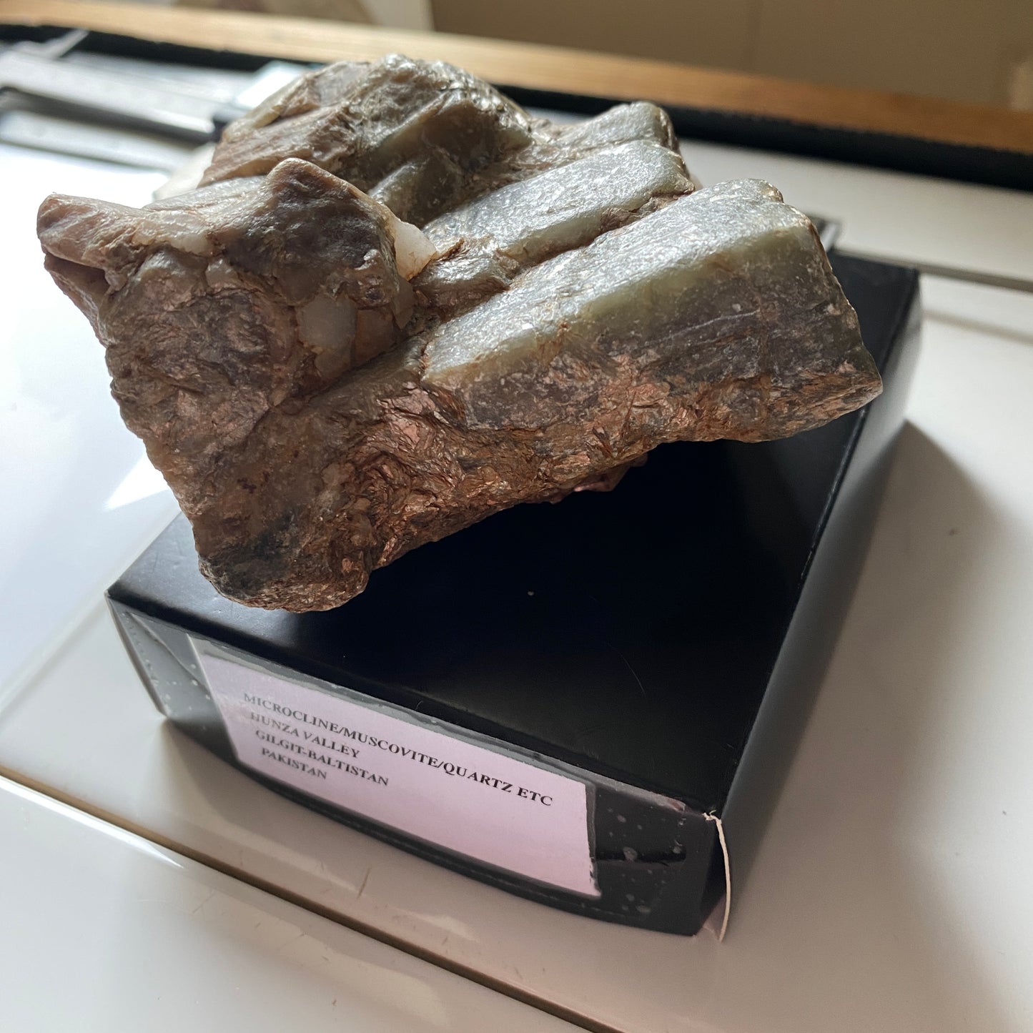 MICROCLINE/MUSCOVITE/QUARTZ [ETC] - HUNZA VALLEY, GILGIT-BALTISTAN - PAKISTAN  398g MF1063