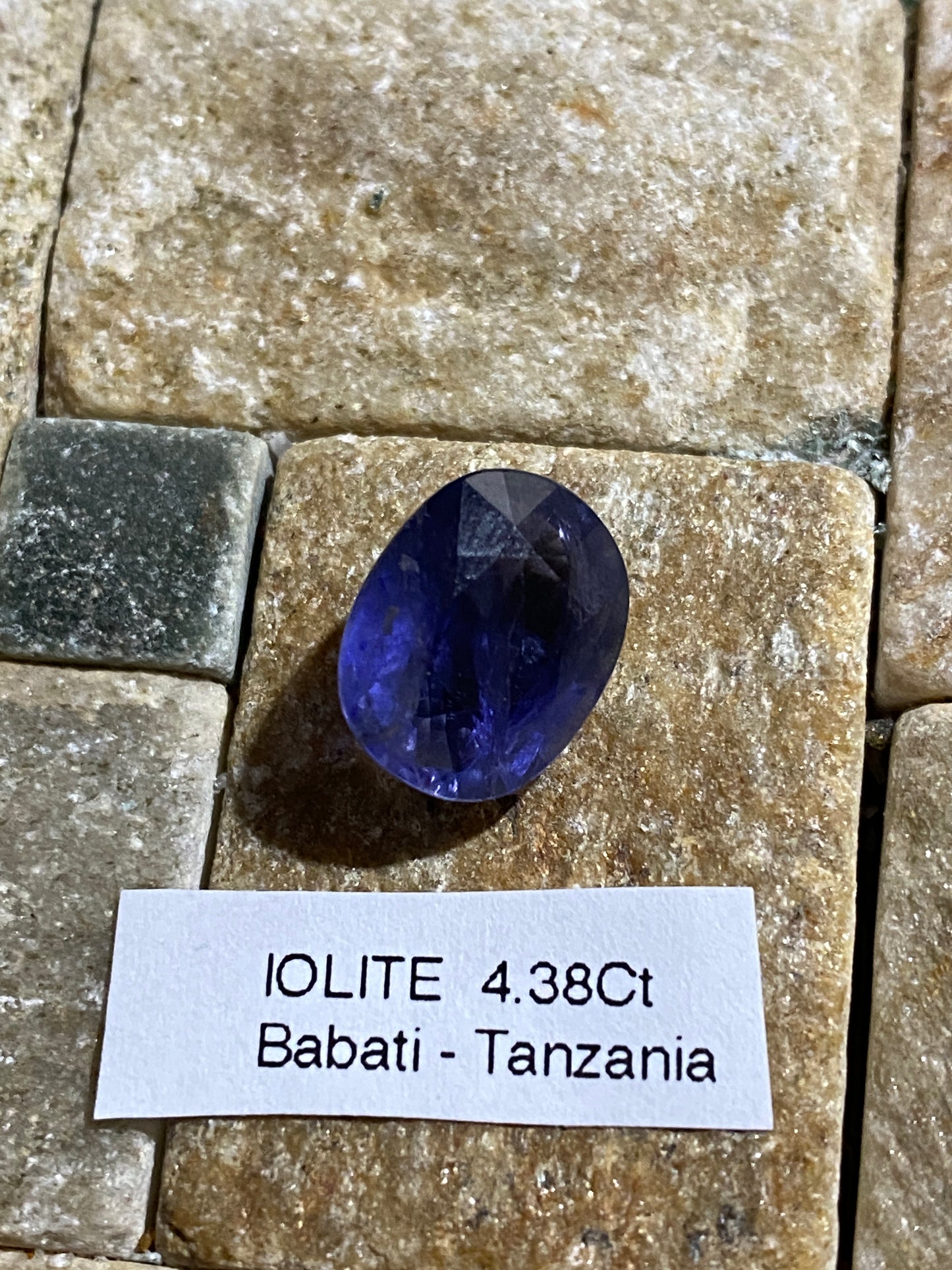 IOLITE NATURAL GEMSTONE : BABATI, MANYARA, TANZANIA. 4.38Ct MFG4884