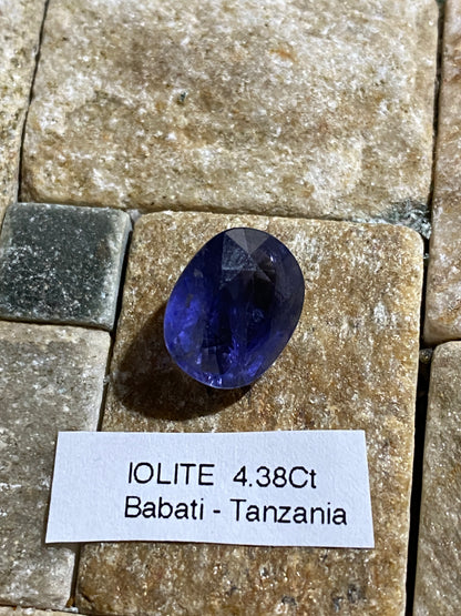 IOLITE NATURAL GEMSTONE : BABATI, MANYARA, TANZANIA. 4.38Ct MFG4884