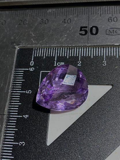AMETHYST NATURAL GEMSTONE : GALILEIA, MINAS GERAIS, BRAZIL. 17.23Ct. MFG4877