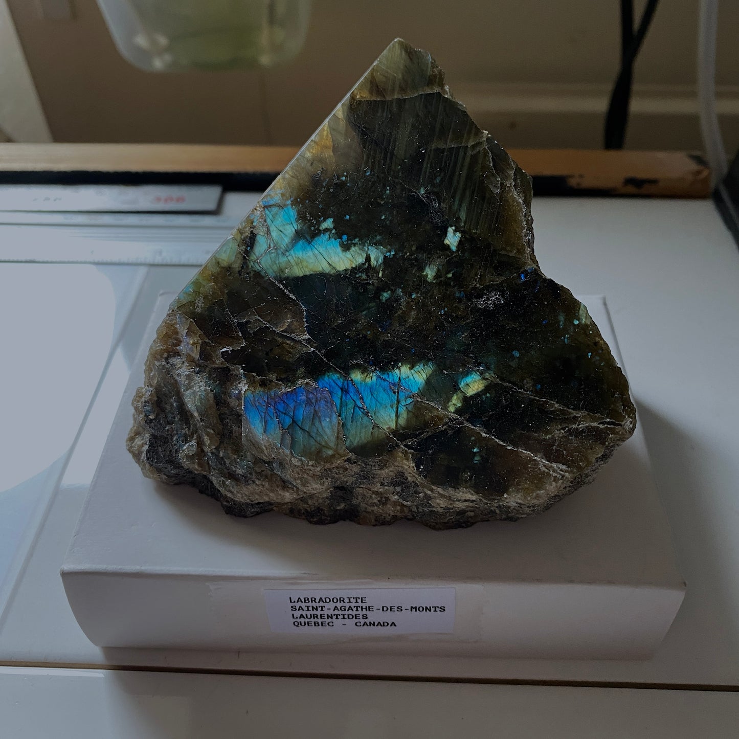LABRADORITE - SAINT-AGATHE-DES-MONTS, QUEBEC, CANADA LARGE 658g MF1041