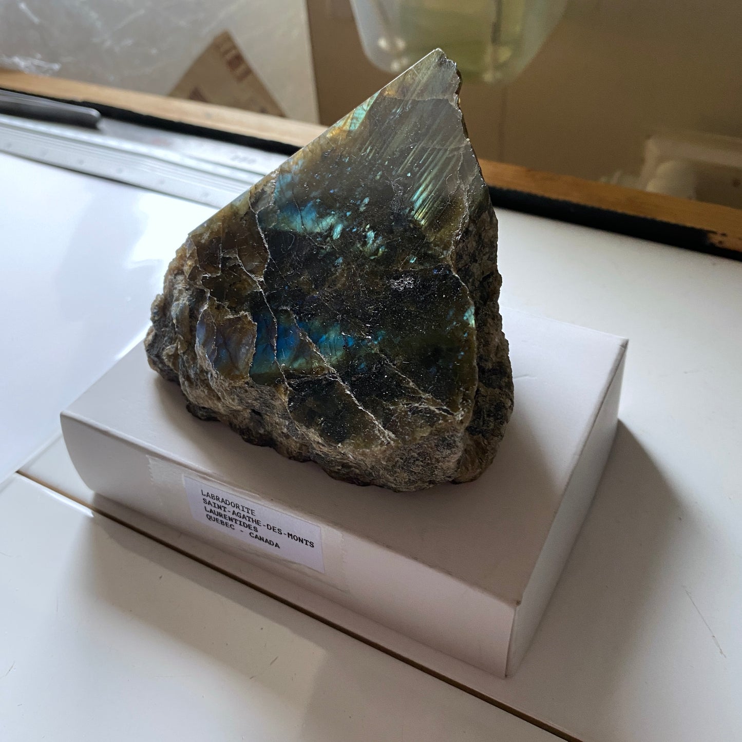 LABRADORITE - SAINT-AGATHE-DES-MONTS, QUEBEC, CANADA LARGE 658g MF1041
