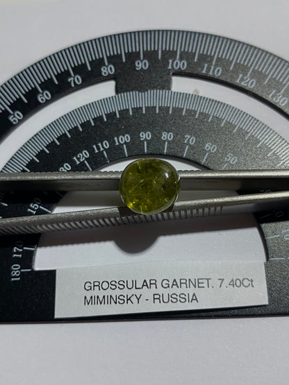 GROSSULAR GARNET NATURAL GEMSTONE : MIMINSKY, SAKHA, RUSSIA. 7.40Ct. MFG4882
