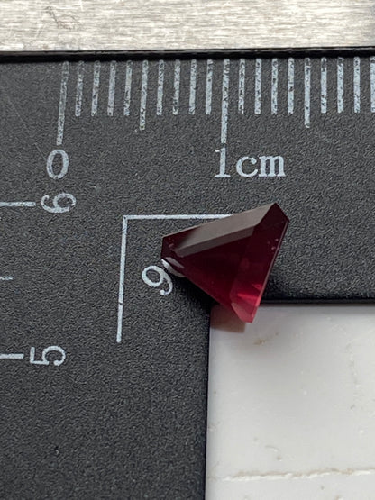 RHODOLITE GARNET NATURAL GEMSTONE : MERELANI HILLS, TANZANIA 1.35Ct MFG4880