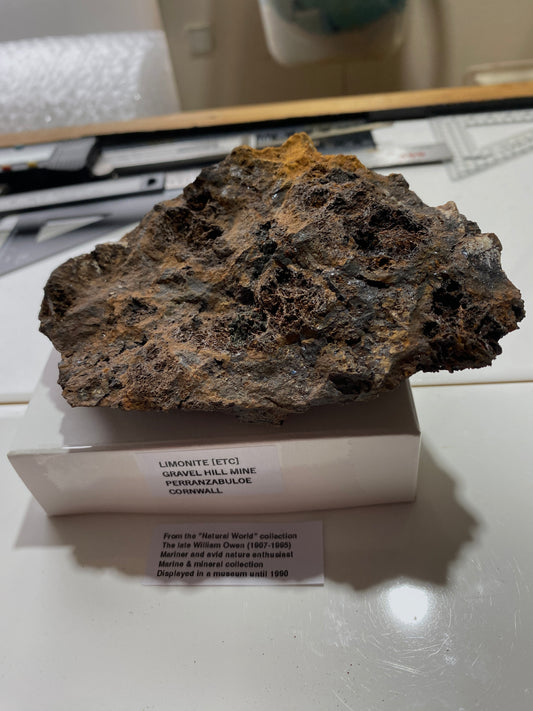 LIMONITE [ETC] : GRAVEL HILL MINE, PERRANZABULOE, CORNWALL, ENGLAND 405g MF4858