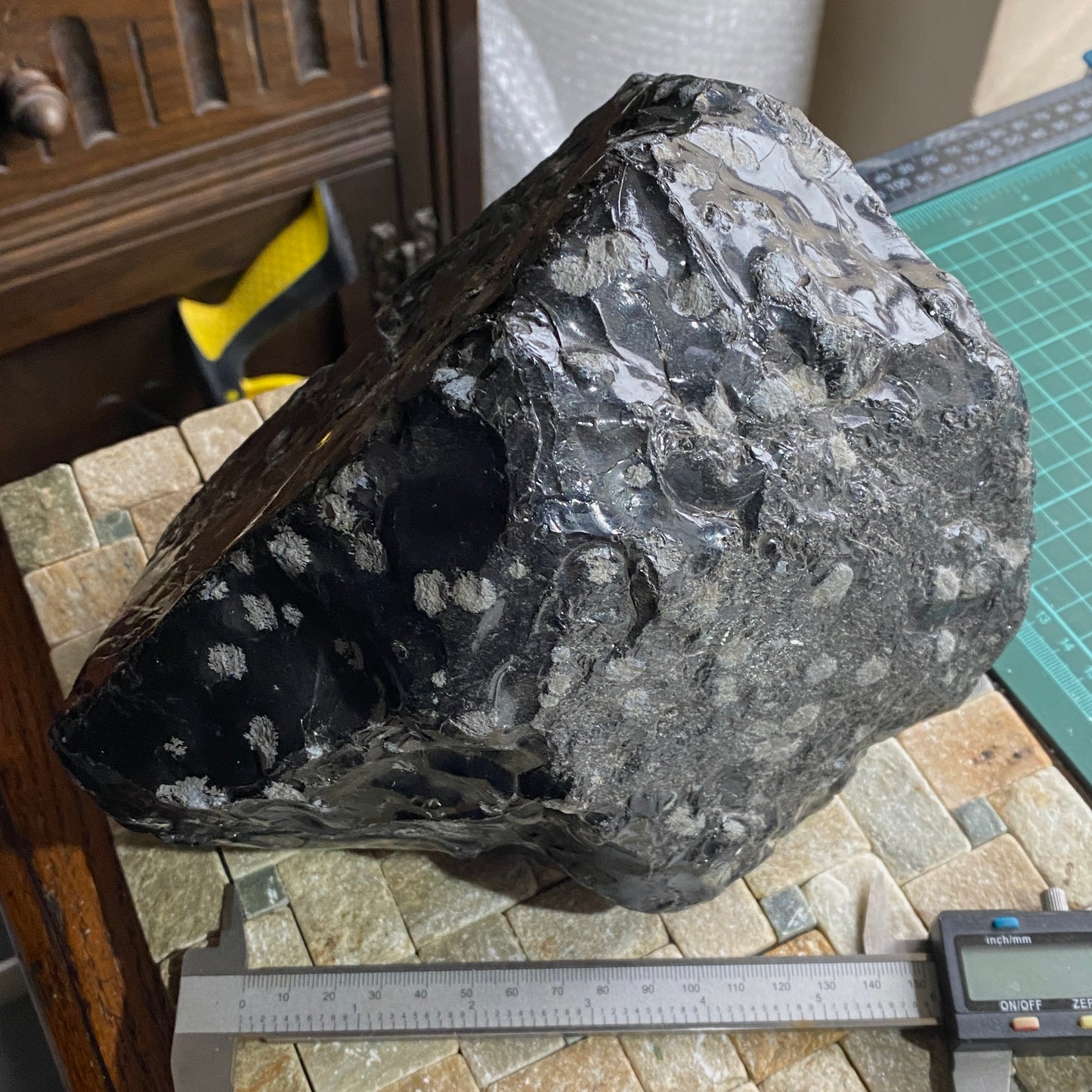 SNOWFLAKE OBSIDIAN FROM BLACK SPRING, UTAH, U.S.A SUBSTANTIAL 5.3kg MF4032