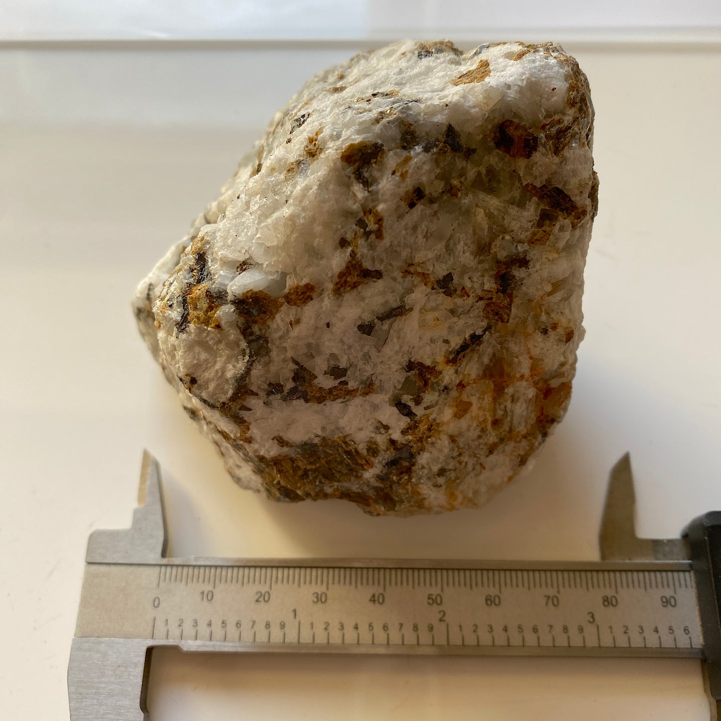 INTERESANTE MUESTRA MULTIMINERAL DE LA MINA NAICA, MÉXICO GRANDE 480g MF1179