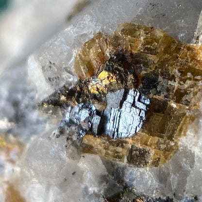 INTERESANTE MUESTRA MULTIMINERAL DE LA MINA NAICA, MÉXICO GRANDE 480g MF1179