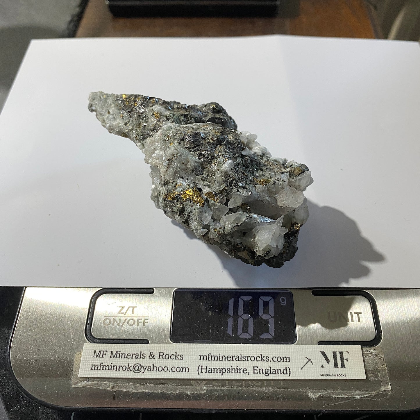 ÉCHANTILLON MULTI-MINÉRAUX RARE DE LA MINE HUINAC, PÉROU 175g MF1175