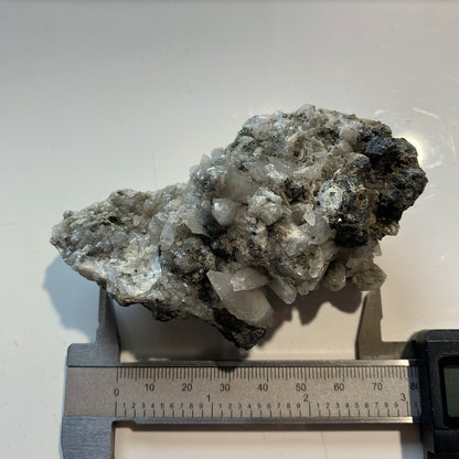 ÉCHANTILLON MULTI-MINÉRAUX RARE DE LA MINE HUINAC, PÉROU 175g MF1175