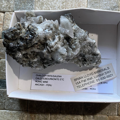 ÉCHANTILLON MULTI-MINÉRAUX RARE DE LA MINE HUINAC, PÉROU 175g MF1175