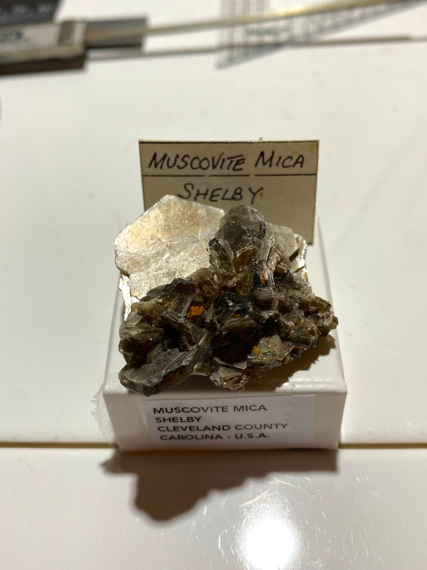 MUSCOVITE MICA : SHELBY, CLEVELAND CO, NORTH CAROLINA, U.S.A. 15g MF4762