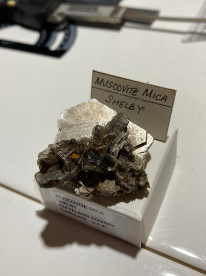 MUSCOVITE MICA : SHELBY, CLEVELAND CO, NORTH CAROLINA, U.S.A. 15g MF4762