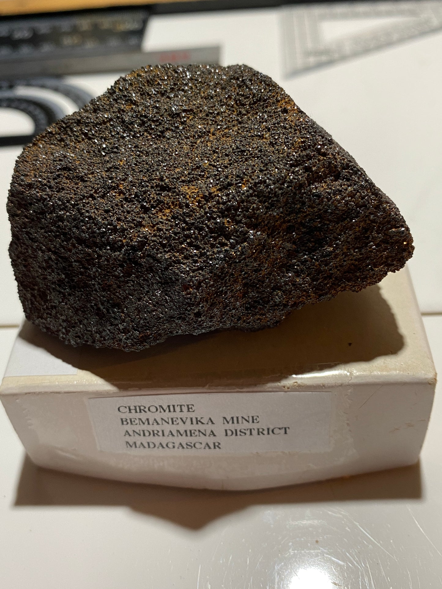 CHROMITE : BEMANEVIKA MINE, ANFRIAMENA PROVINCE, MADAGASCAR 182g MF4763