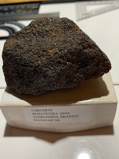 CHROMITE : BEMANEVIKA MINE, ANFRIAMENA PROVINCE, MADAGASCAR 182g MF4763