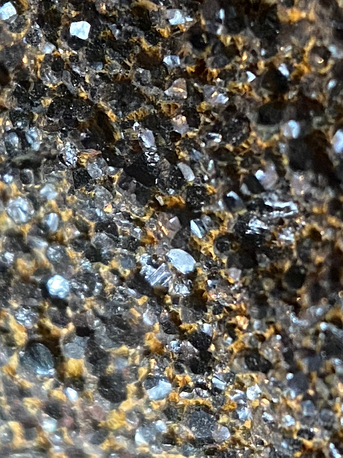 CHROMITE : BEMANEVIKA MINE, ANFRIAMENA PROVINCE, MADAGASCAR 182g MF4763