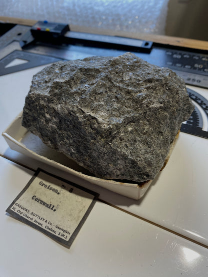 GREISEN ROCK : CORNWALL, ENGLAND. 841g MF4767