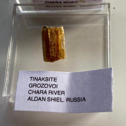 TINAKSITE FROM GROZOVOA, ALDAN SHIELD, RUSSIA  MF1644