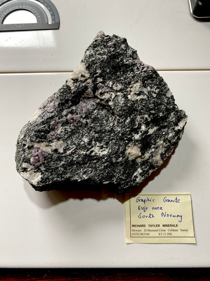 GRAPHIC GRANITE : LAUVLAND, EVJE, NORWAY         1348g MF4868