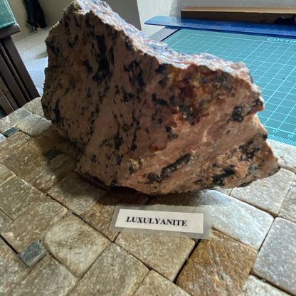 LUXULYANITE GRANITE - LUXULYAN, CORNWALL, ENGALND HEAVY 1426g MF4036