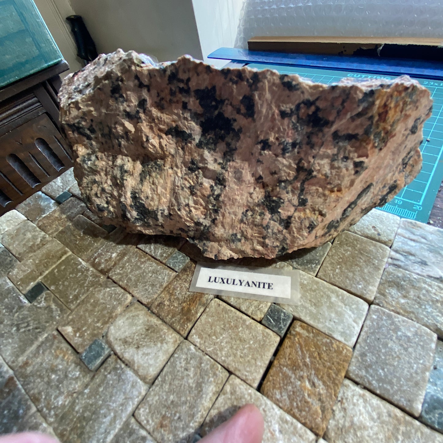 LUXULYANITE GRANITE - LUXULYAN, CORNWALL, ENGALND HEAVY 1426g MF4036