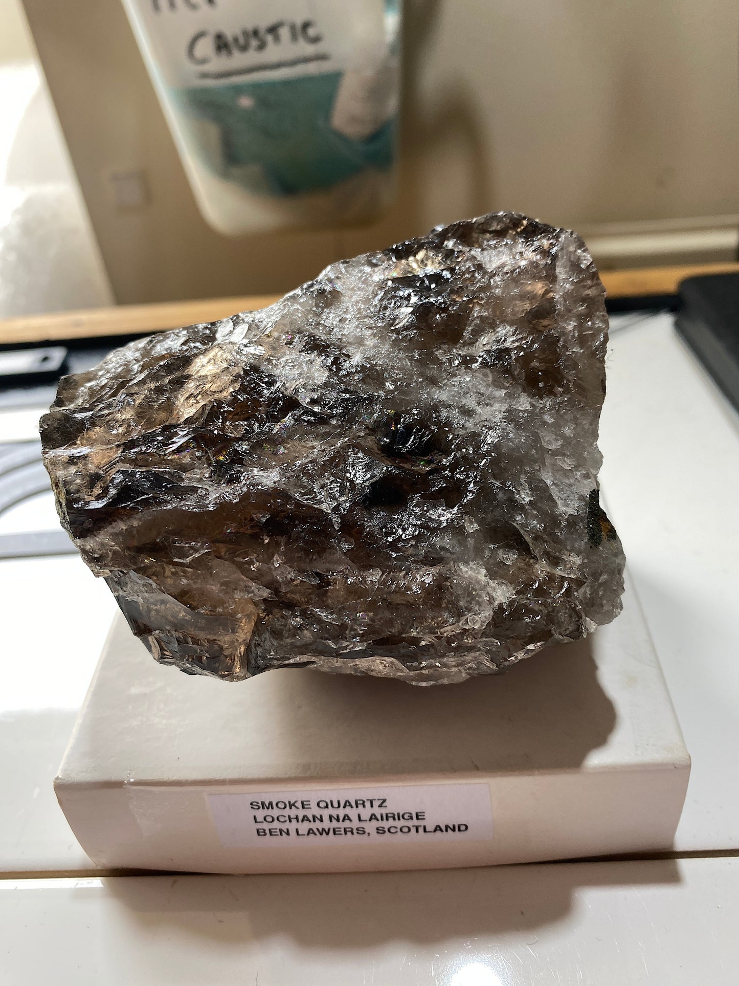 SMOKE QUARTZ [ETC] : LOCHAN NA LAIRAGE, BENLAWERS, SCOTLAND. 607g. MF4873