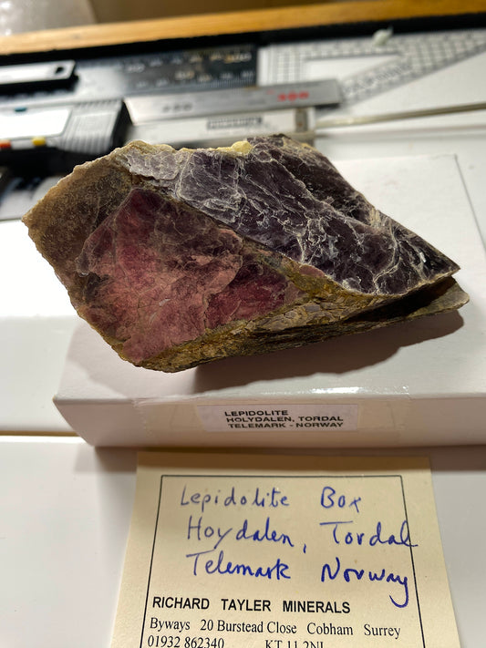 LEPIDOLITE MICA : HOLYDALEN, TORDAL, TELEMARK, NORWAY  168g MF4874