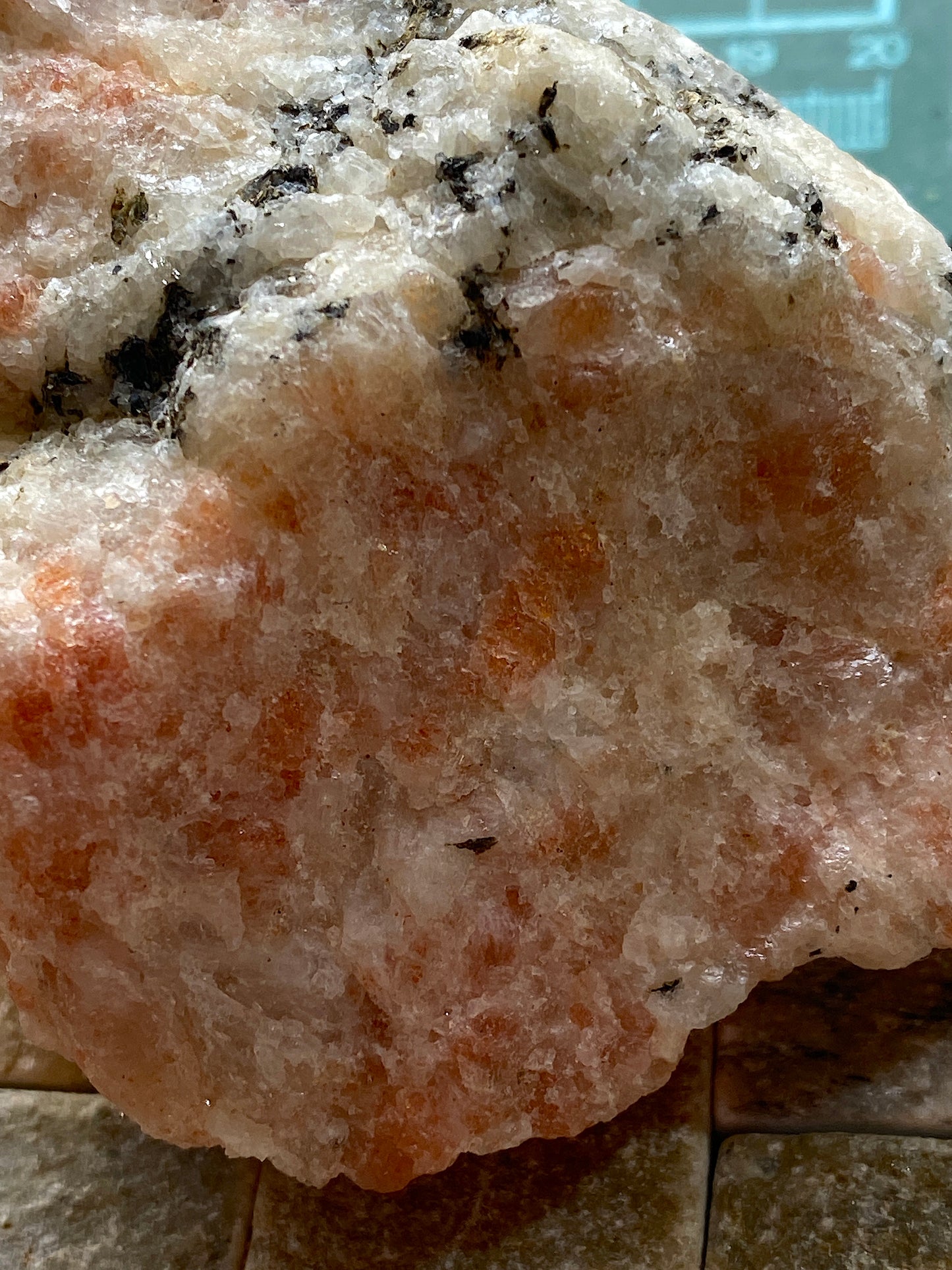 OLIGOCLASE FELDSPAR  : BJORAM SUNSTONE QUARRY, BAMBLE  NORWAY. 351g MF4876