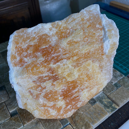 ORANGE CALCITE HEAVY SPECIMEN - TAFF'S WELL QUARRY, WALES, U.K. 2950g MF4040