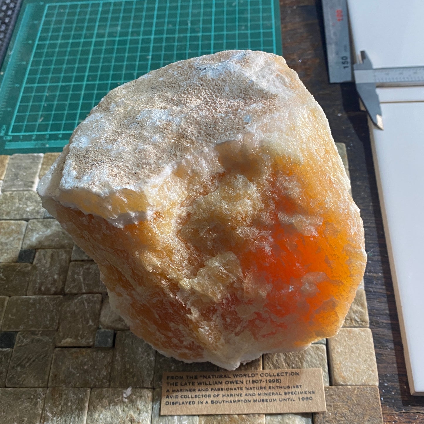 ORANGE CALCITE HEAVY SPECIMEN - TAFF'S WELL QUARRY, WALES, U.K. 2950g MF4040