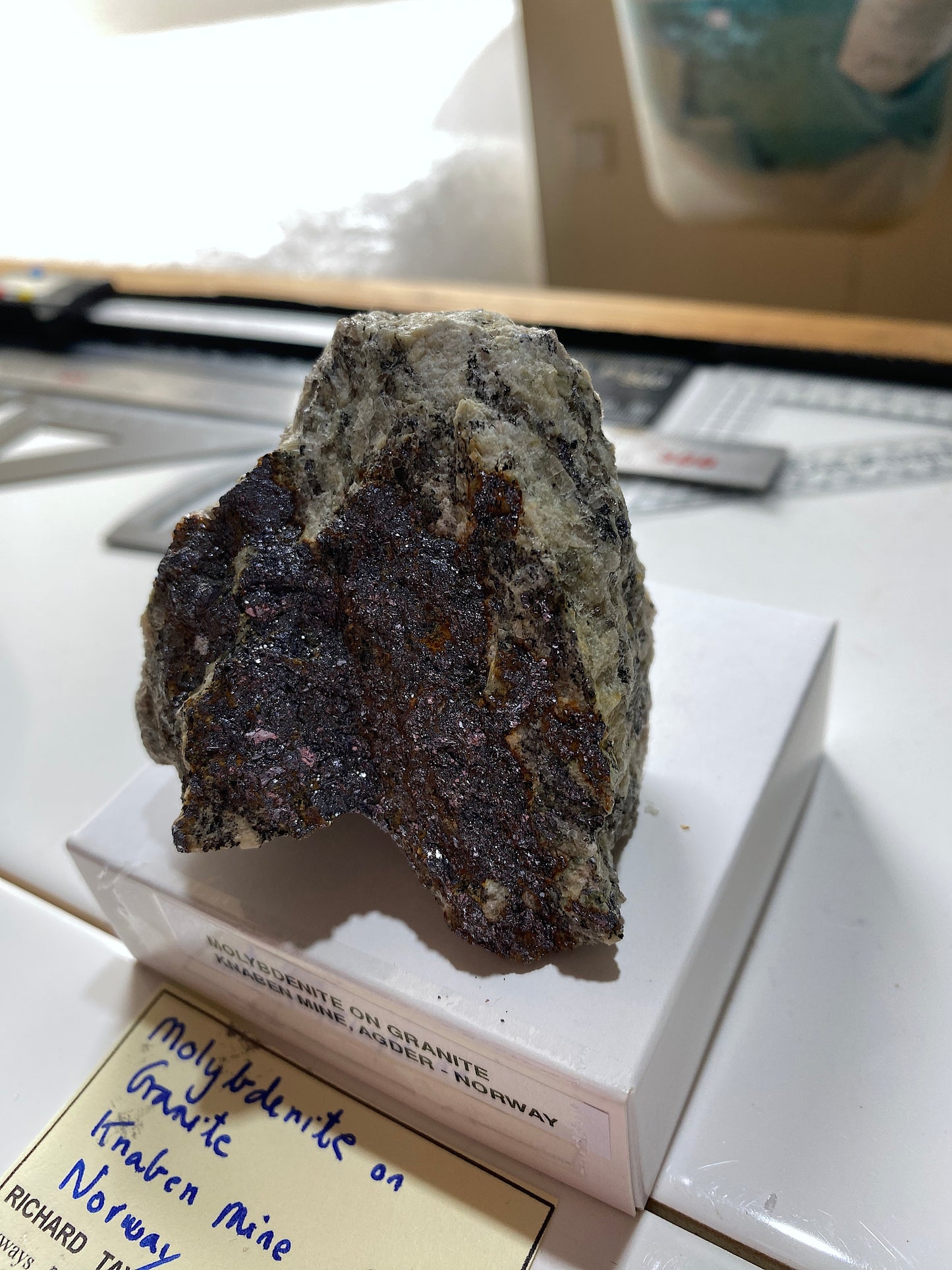 MOLYBDENITE ON GRANITE : KNABEN MINE, AGDER, NORWAY  165g MF4878